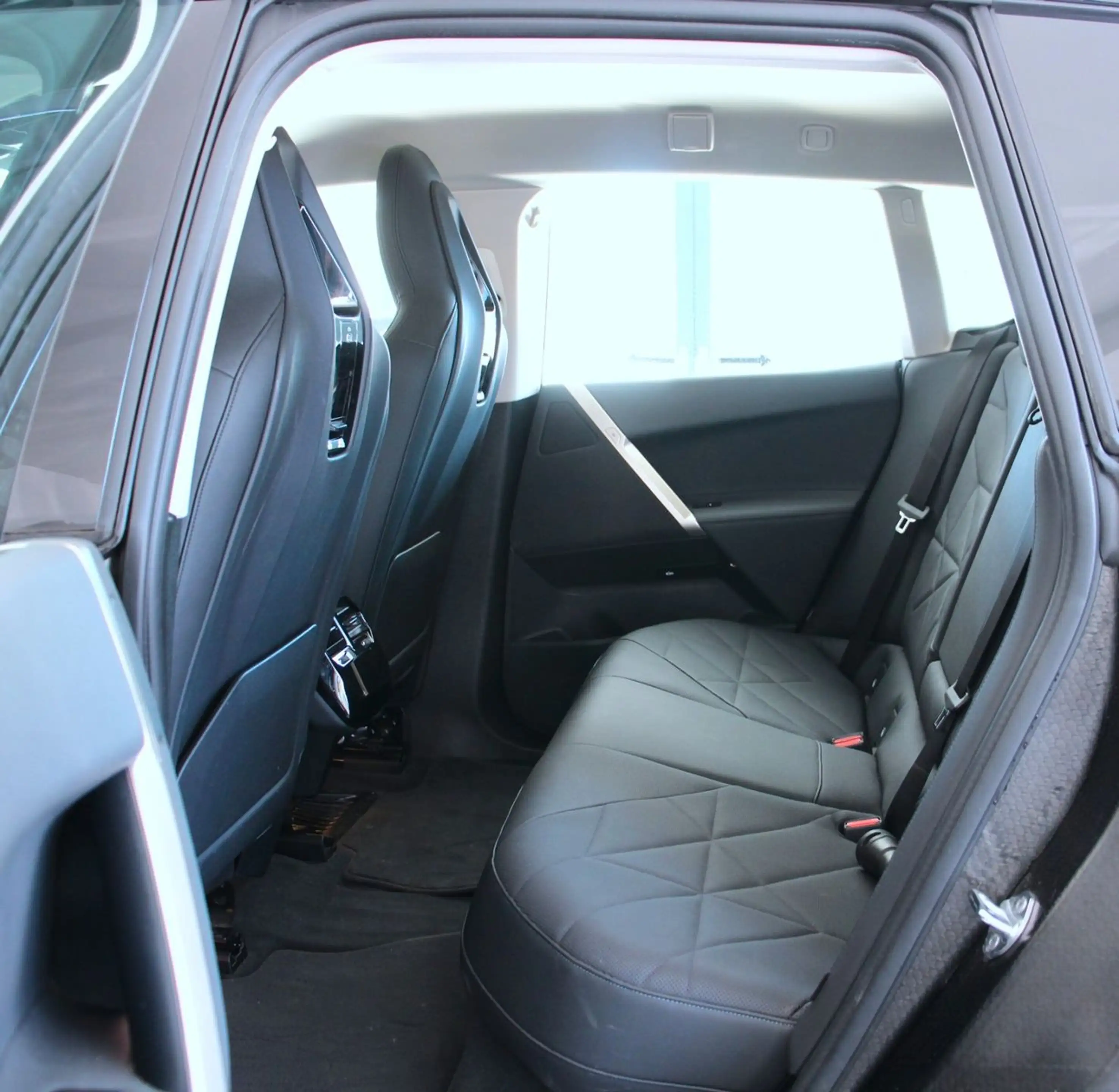 BMW iX xDrive40 Sport (I20) *Laser*AHK*ACC*360° — photo 12