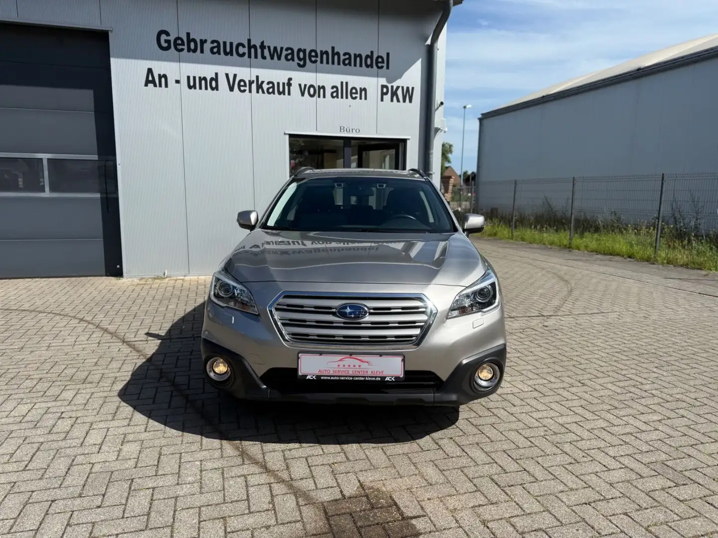 Subaru OUTBACK Comfort*AHK*RFK*TEMPOMAT*NAVI*ALLRAD*AWD - 2