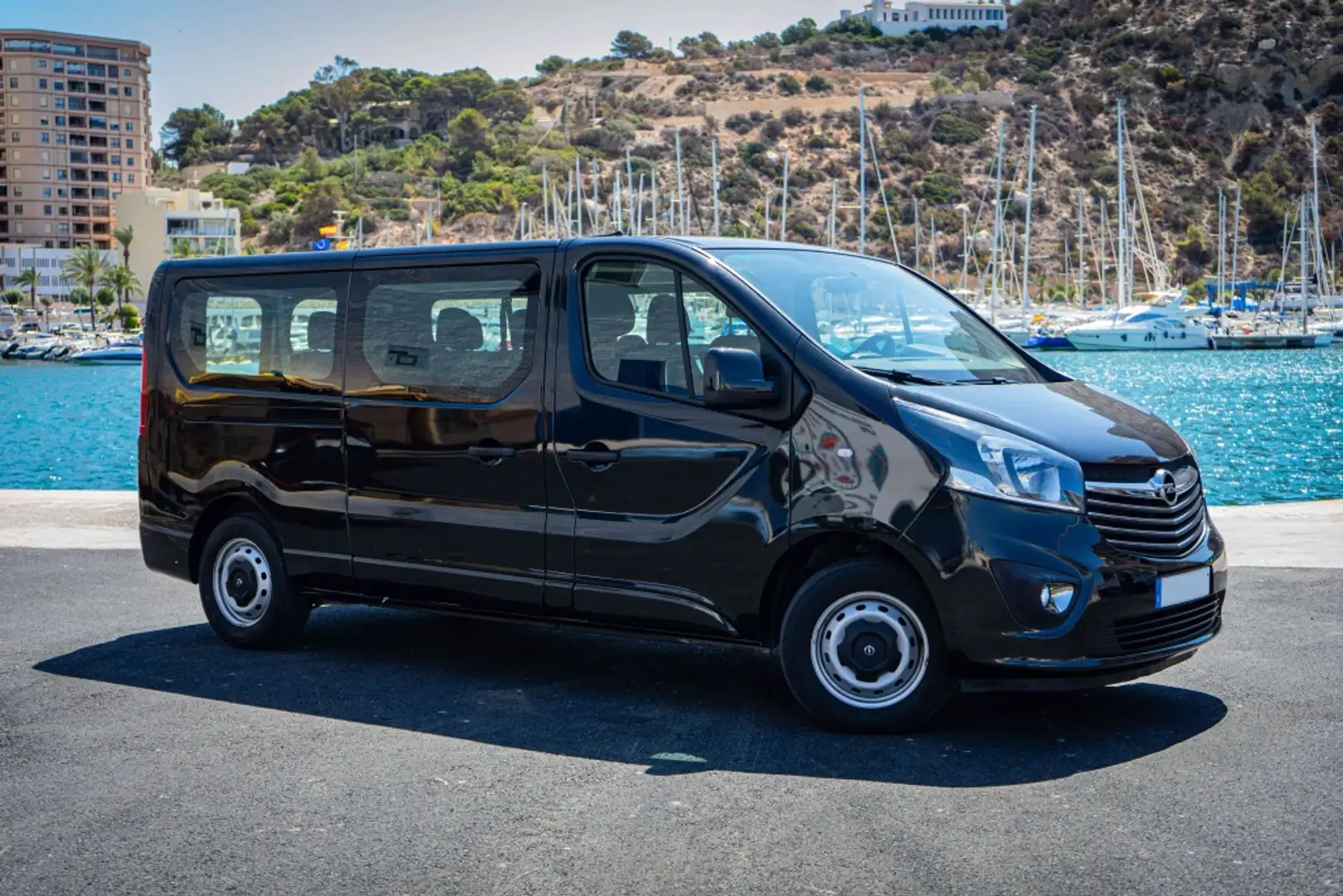 Opel Vivaro Combi 9 1.6CDTi Biturbo S/S 29 L2 125 Negro - 2