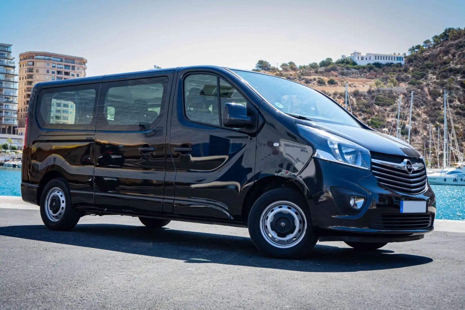 Opel Vivaro Combi 9 1.6CDTi Biturbo S/S 29 L2 125 Negro - 1