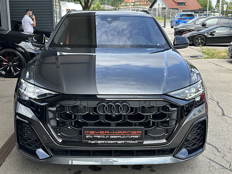 Audi Q8 e Hybrid quattro S-Line — photo 3