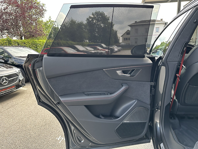 Audi Q8 e Hybrid quattro S-Line — photo 15