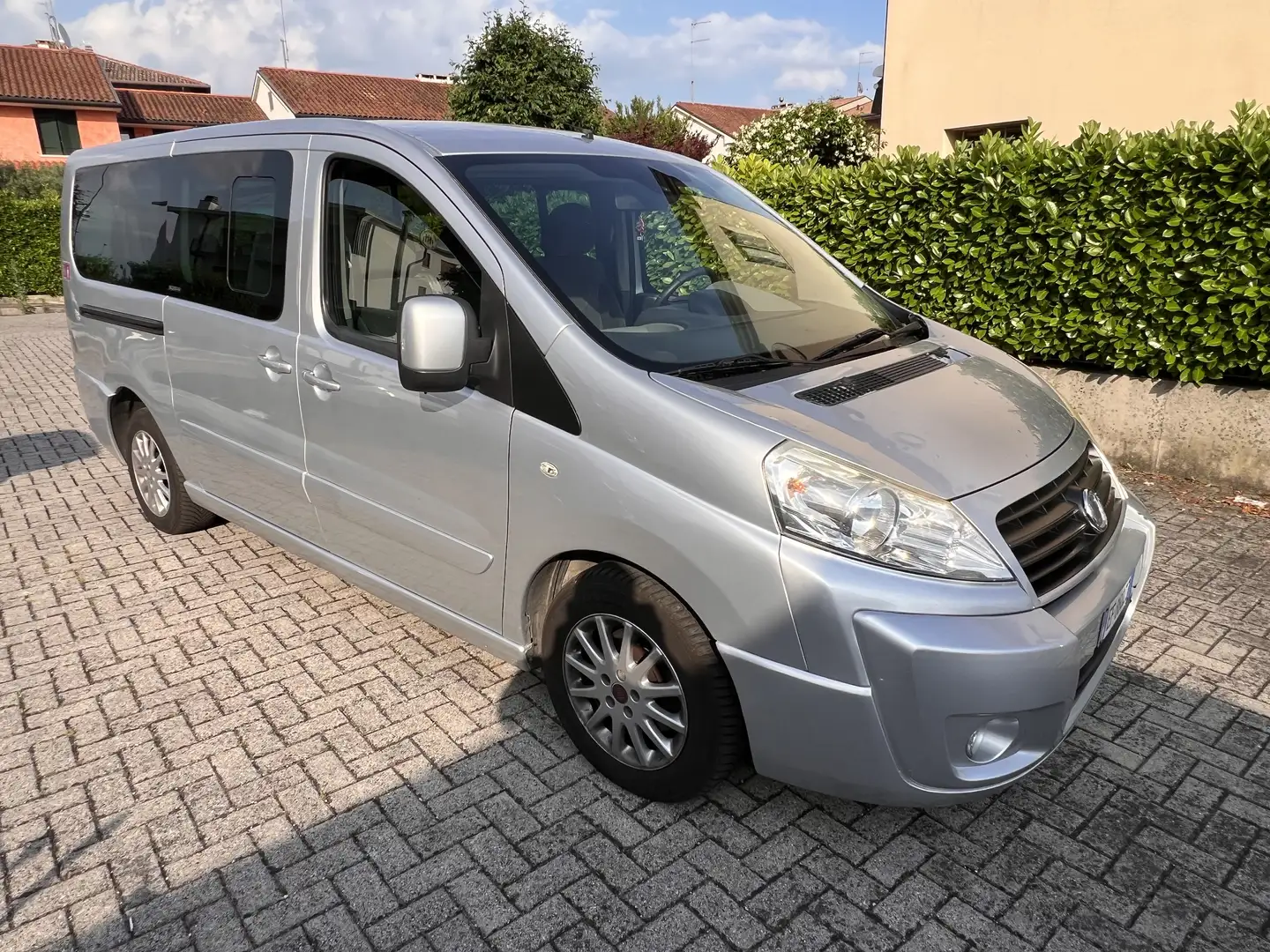 Fiat Scudo cudo 2.0 MJT-165 DPF PL Executive Panorama Gris - 1