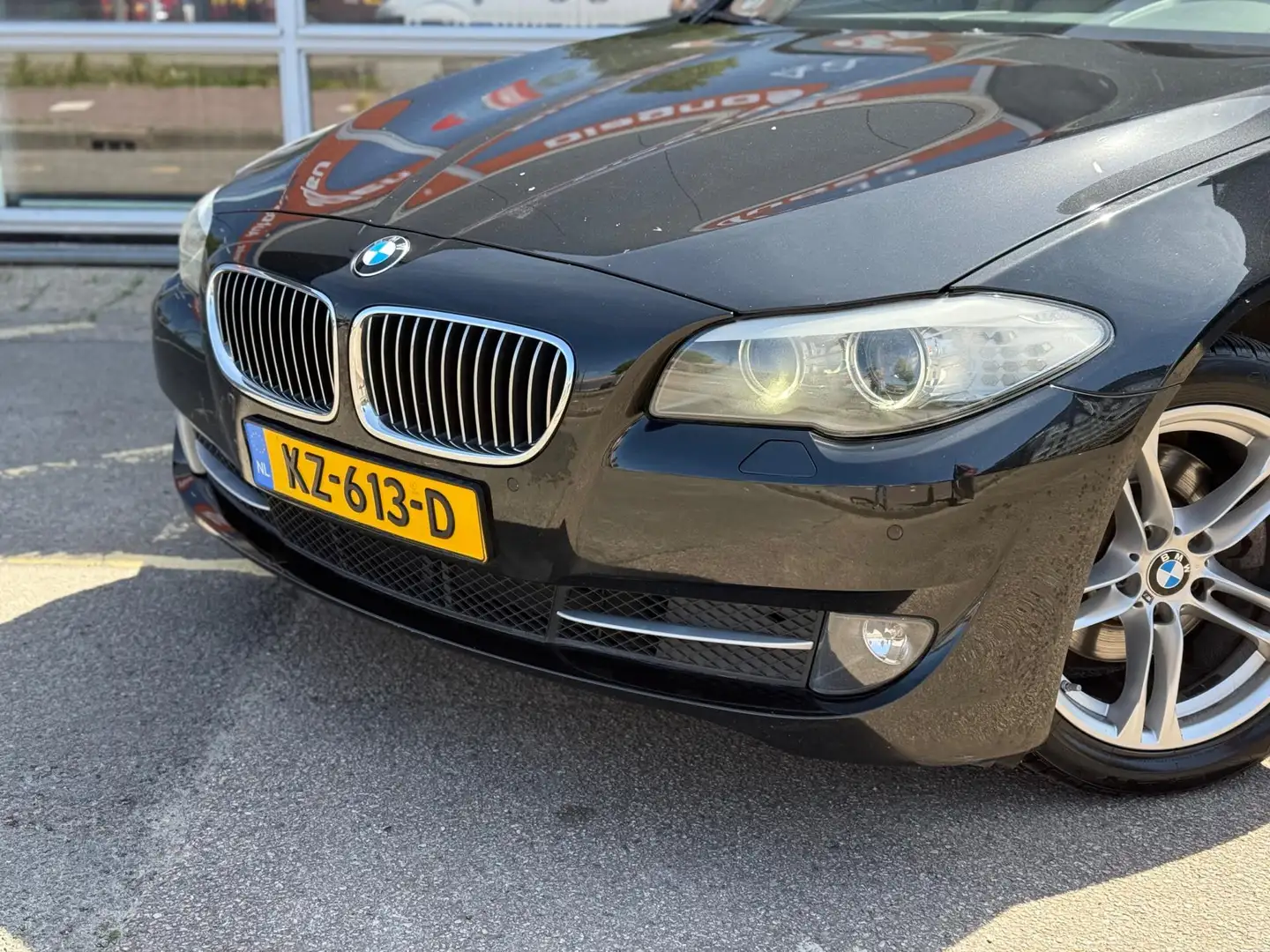 BMW 523 5-serie Touring 523i High Executive | Airco | Pano Zwart - 2