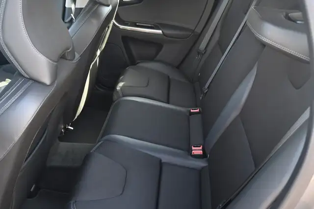 Volvo XC60 view 14