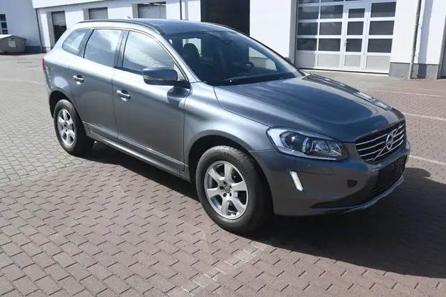 Volvo XC60 view 4