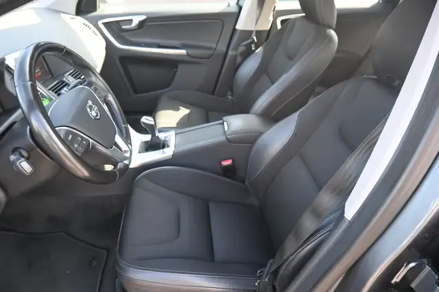 Volvo XC60 view 17