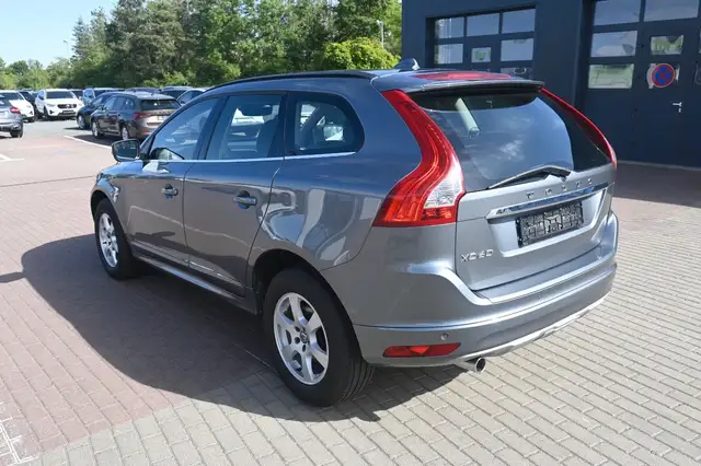 Volvo XC60 view 12