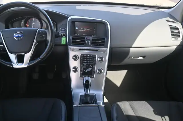 Volvo XC60 view 15