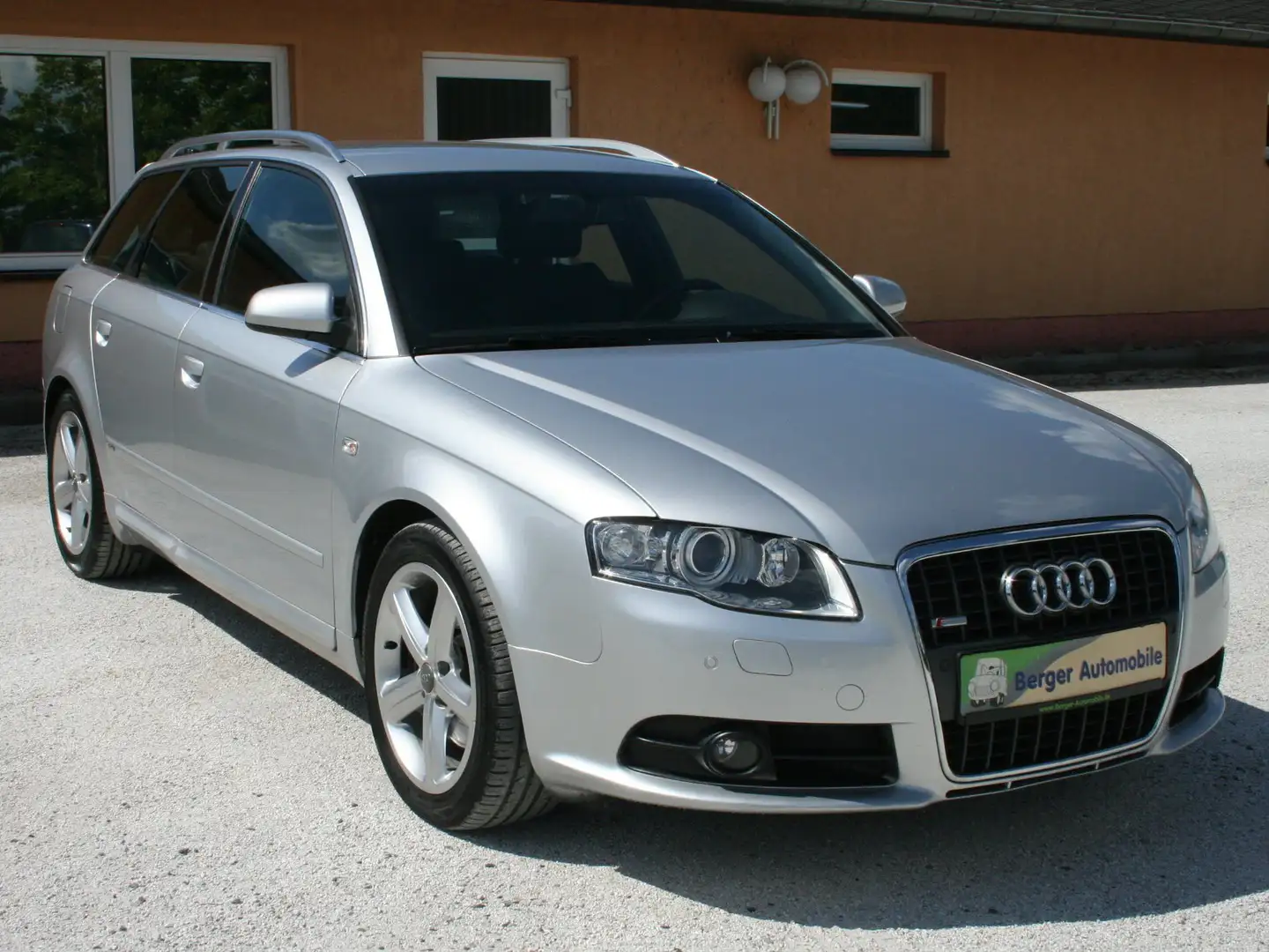 Audi A4 Avant 2.0 TDI quattro *S-Line*Navi*Xenon* Grau - 1