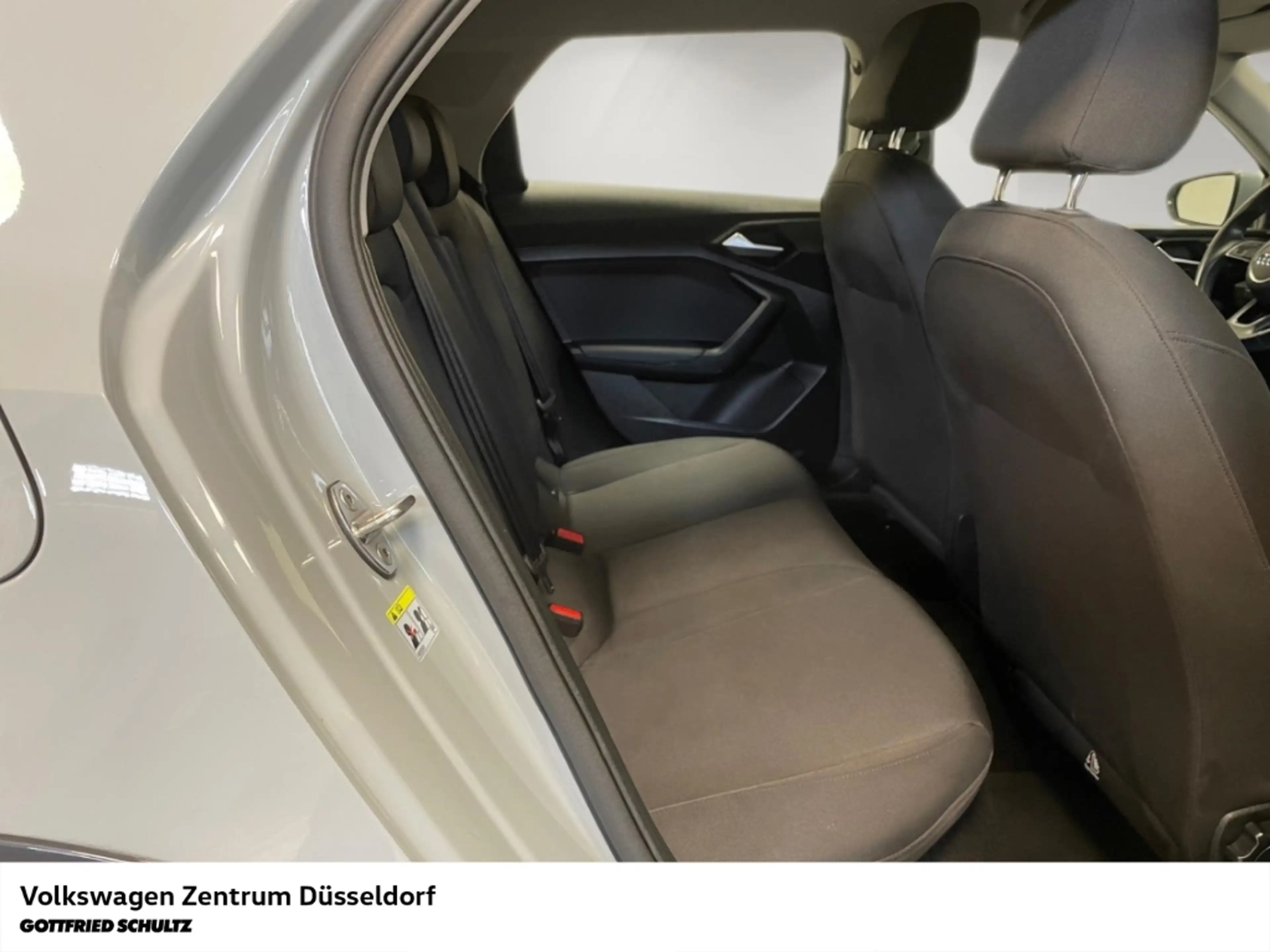 Audi A1 TFSI s-tronic Navi Sitzheiz — photo 7