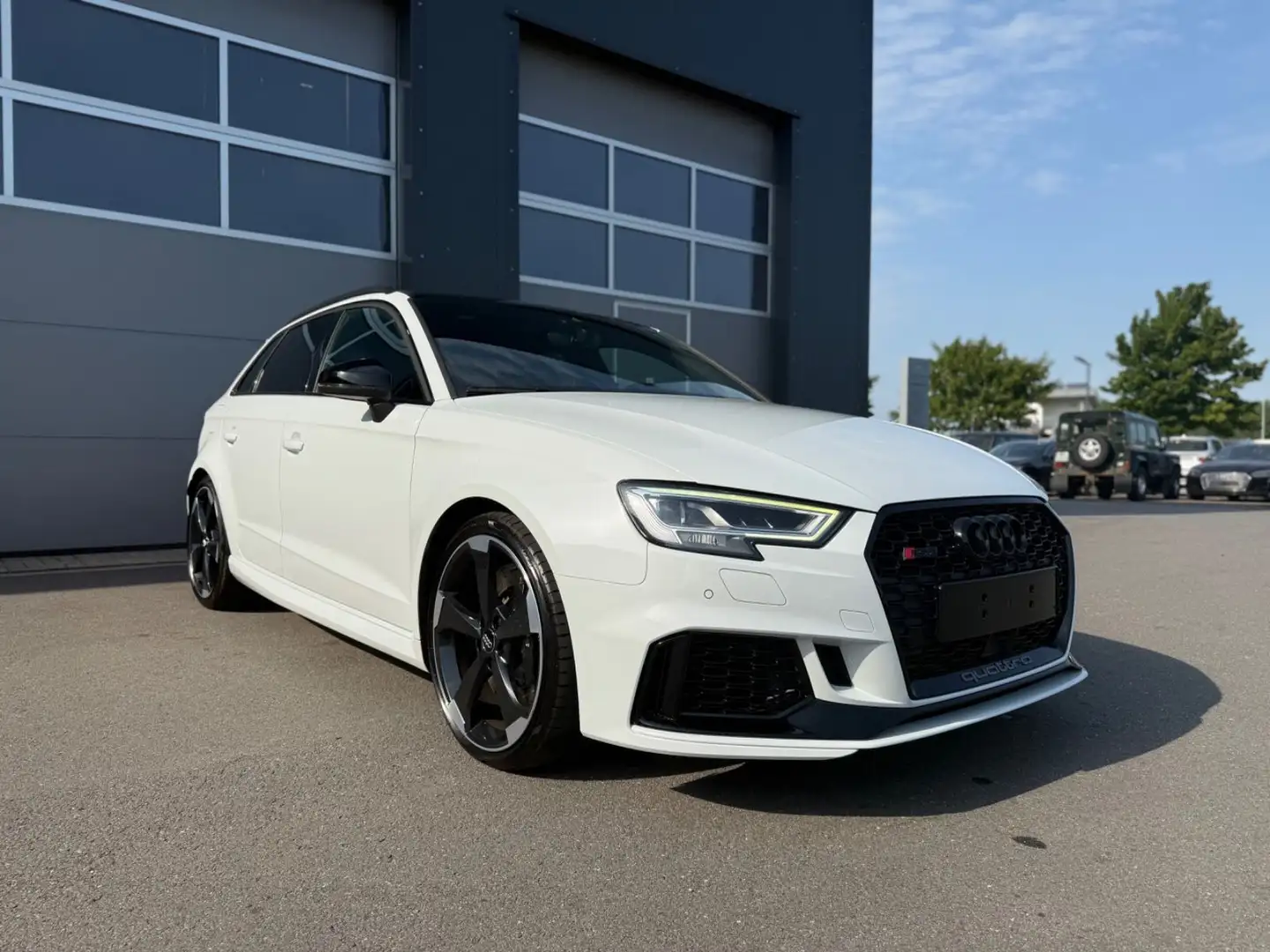Audi RS3 Sportback quattro,Matrix,RS-Sitze,B&O,Pano Weiß - 1