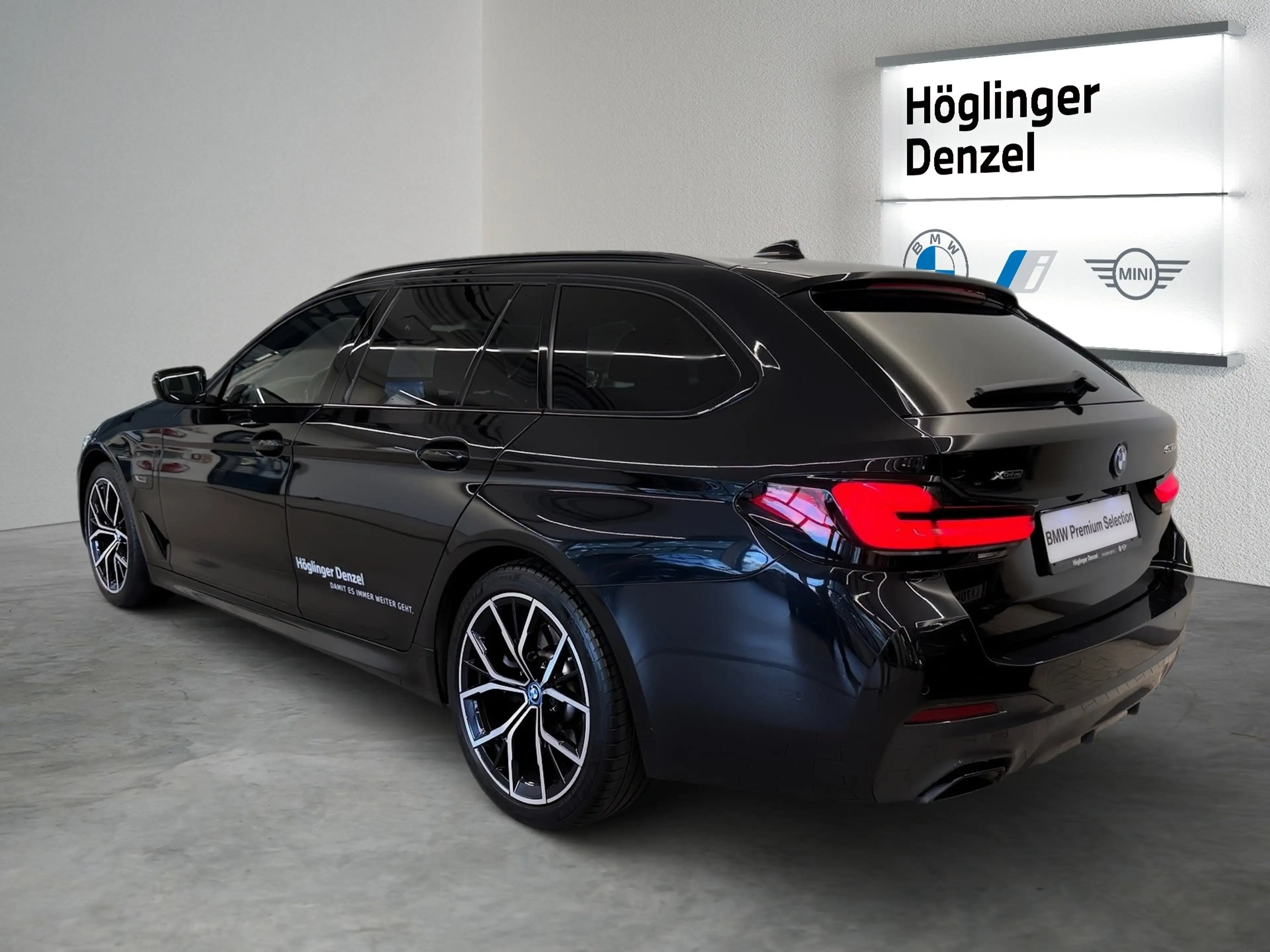 BMW 530 e xDrive — photo 10
