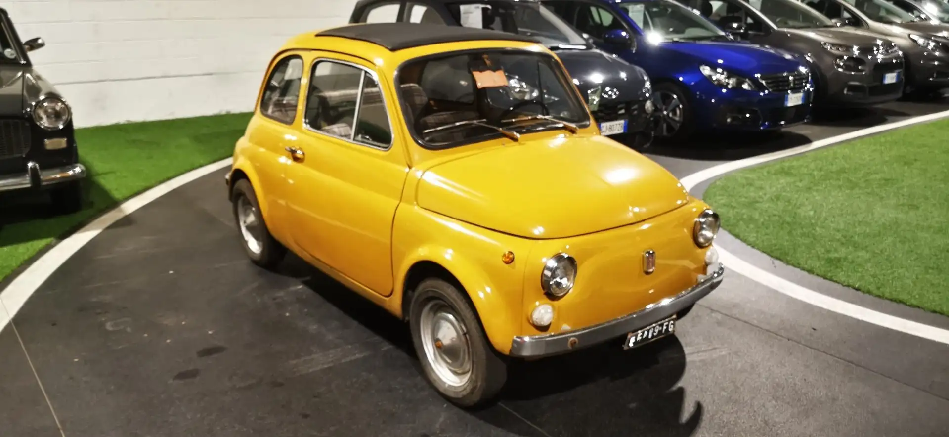 Fiat 500 BERLINA 110 F Gelb - 1