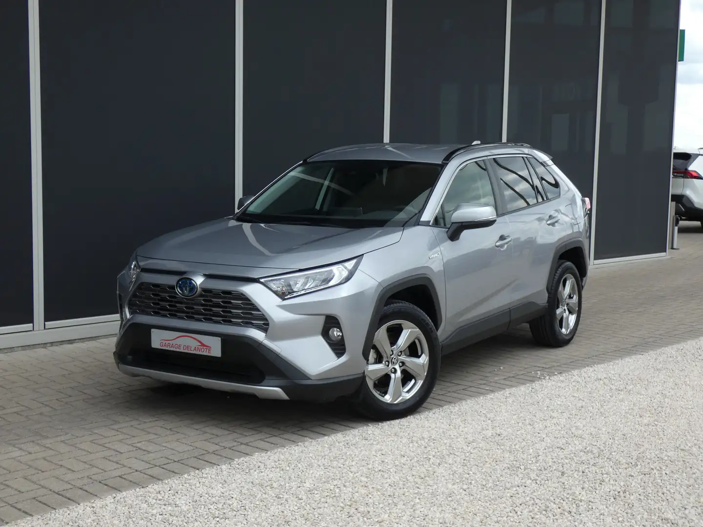 Toyota RAV 4 HYBRID Dynamic Plus +GPS +Carplay +Parkeerhulp Zilver - 2
