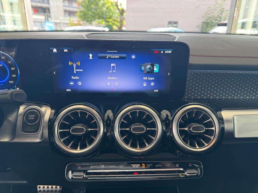Mercedes-Benz EQB