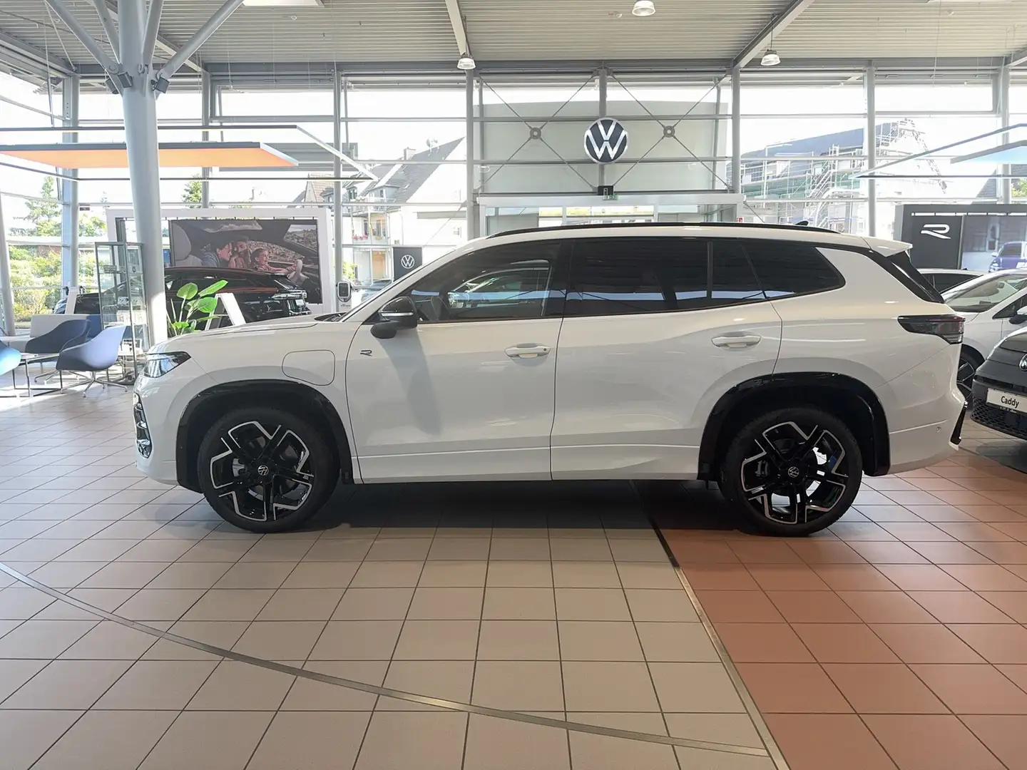 Volkswagen Tayron R-Line 1,5 l eHybrid OPF 130 kW (177 PS) / 85 k... Weiß - 2