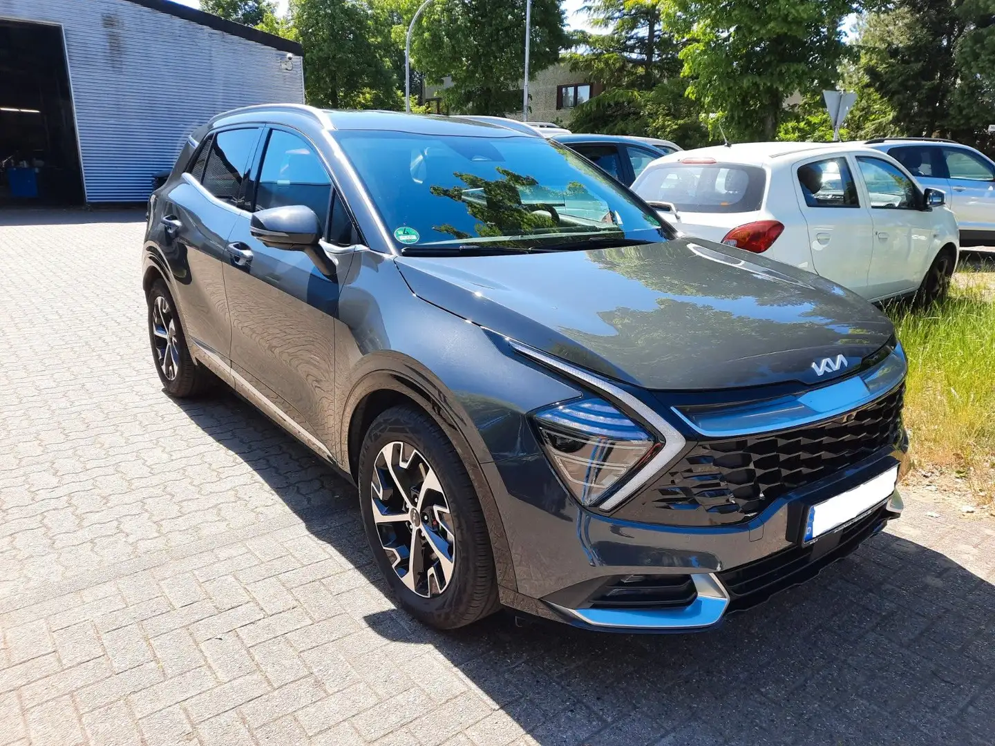 Kia Sportage 1.6 CRDi Spirit DriveWise+Leder+Sound-P Grau - 1