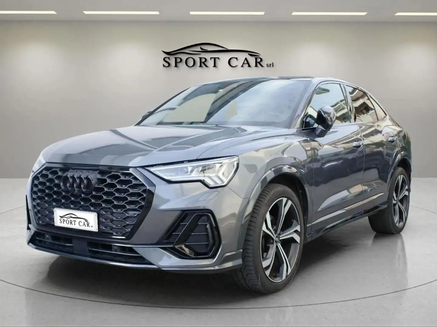 Audi Q3 SPB 35 TDI quattro S tronic Identity Black Gris - 1