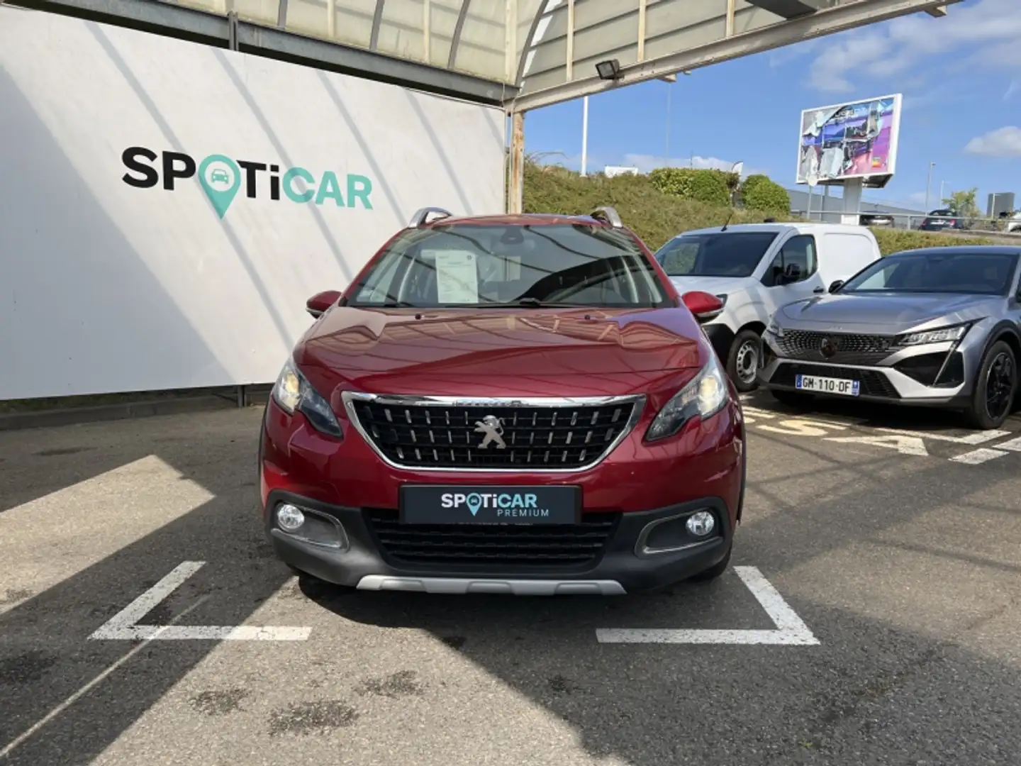Peugeot 2008 1.2 PureTech 110ch Allure S\u0026S Rood - 2