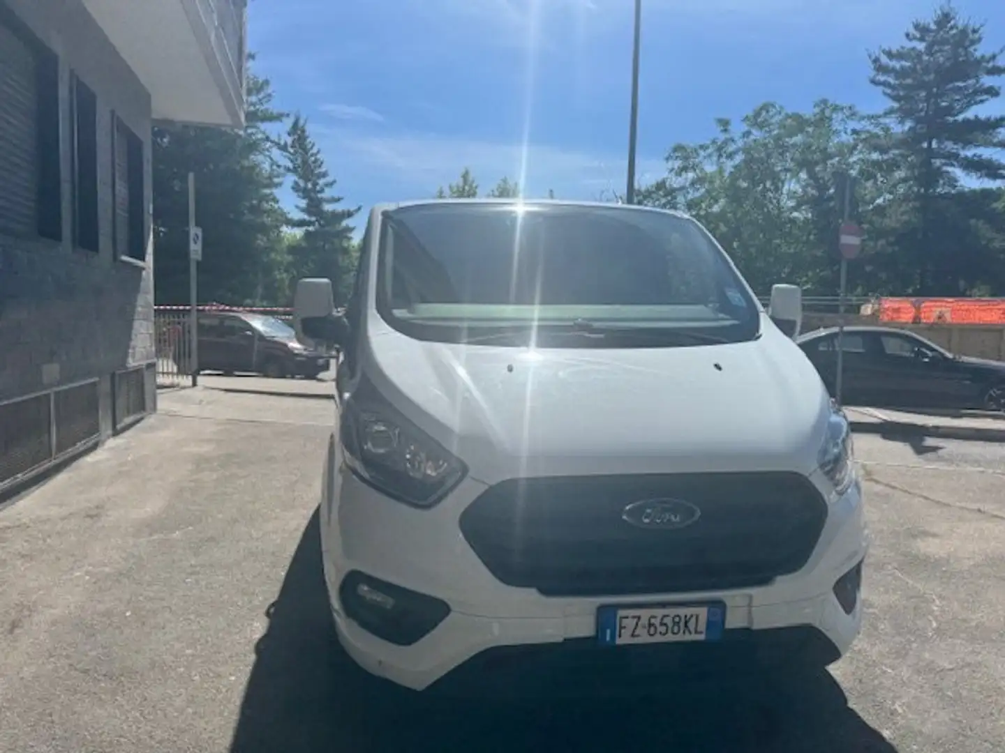 Ford Transit Custom anno 2019 euro 6d-TEMP Wit - 2
