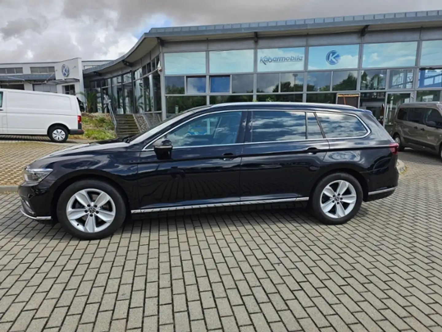 Volkswagen Passat Variant 2.0 TDI +Elegance+NAVI+LED+AHZV+ KLIMA LED ALU Nero - 2