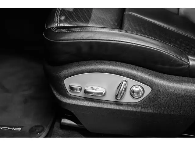 Porsche Macan view 30