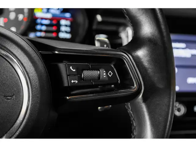 Porsche Macan view 24