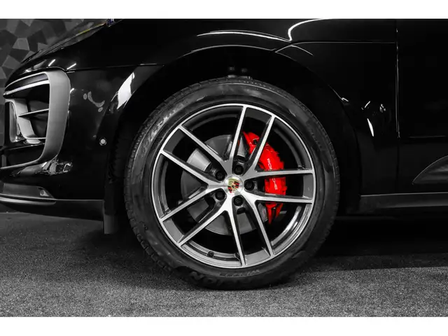 Porsche Macan view 12