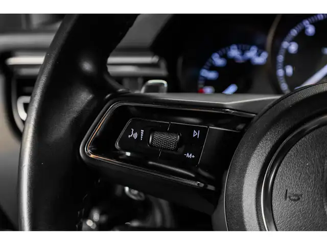 Porsche Macan view 23