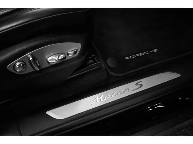 Porsche Macan view 17