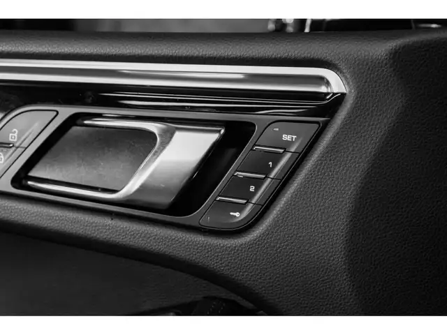 Porsche Macan view 27