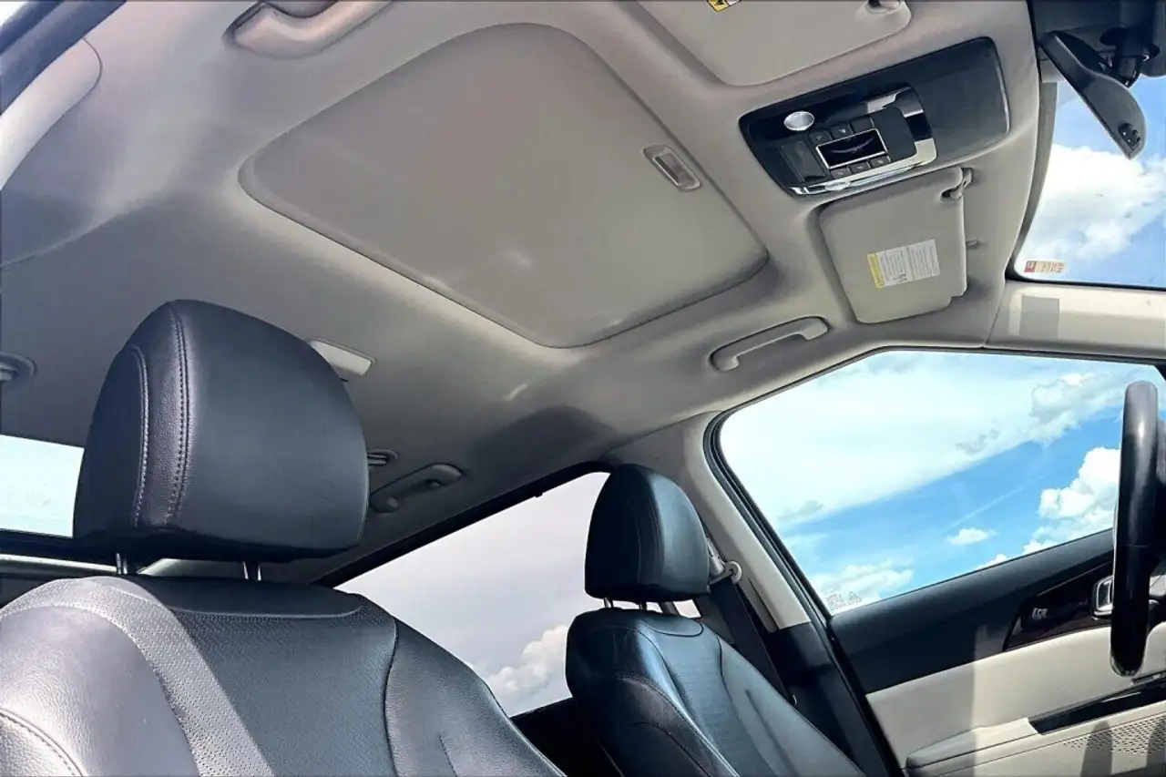 Kia Carnival fotografie Kia Carnival