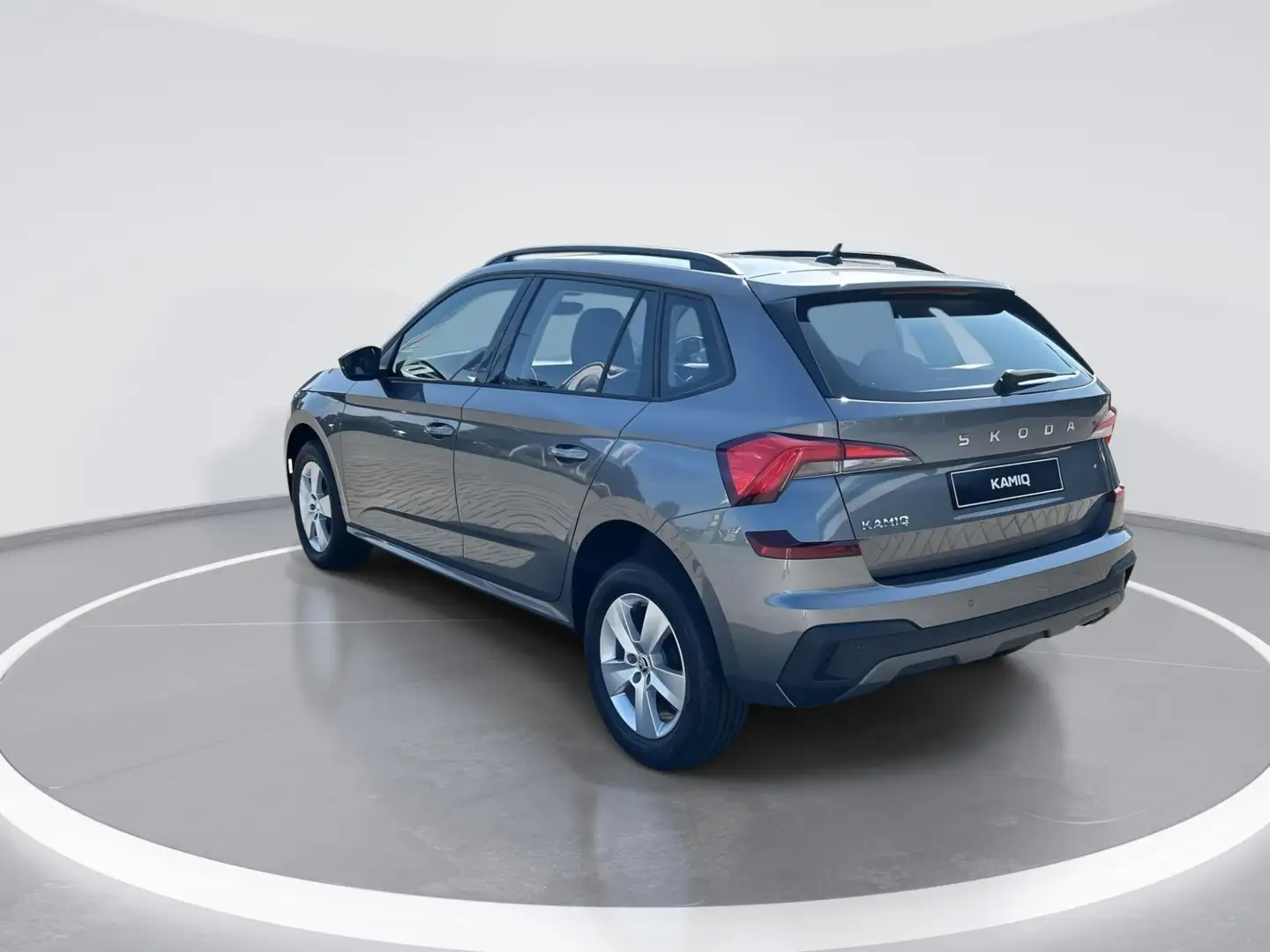 Skoda Kamiq Selection 1.0 TSI 85 kW / 115 PK SUV 6 versn. Hand Grijs - 2