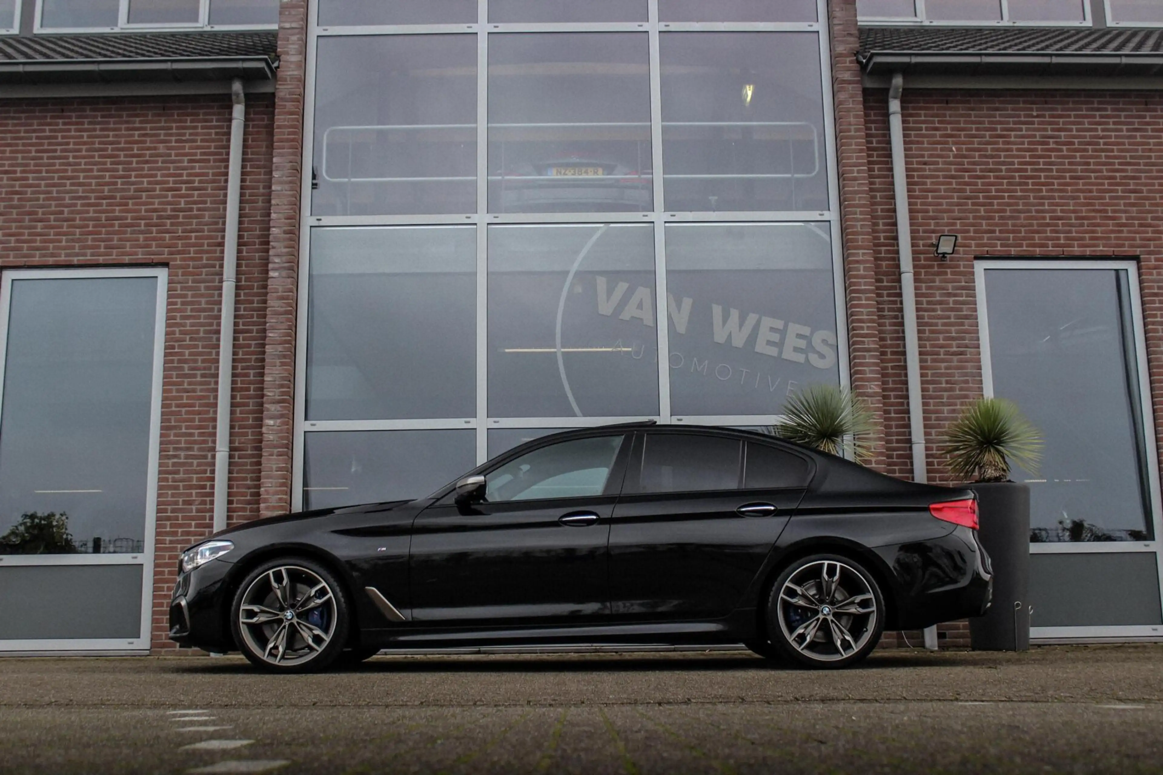 BMW M550 BMW 5-serie M550d xDrive High Executive | incl. BT — photo 6