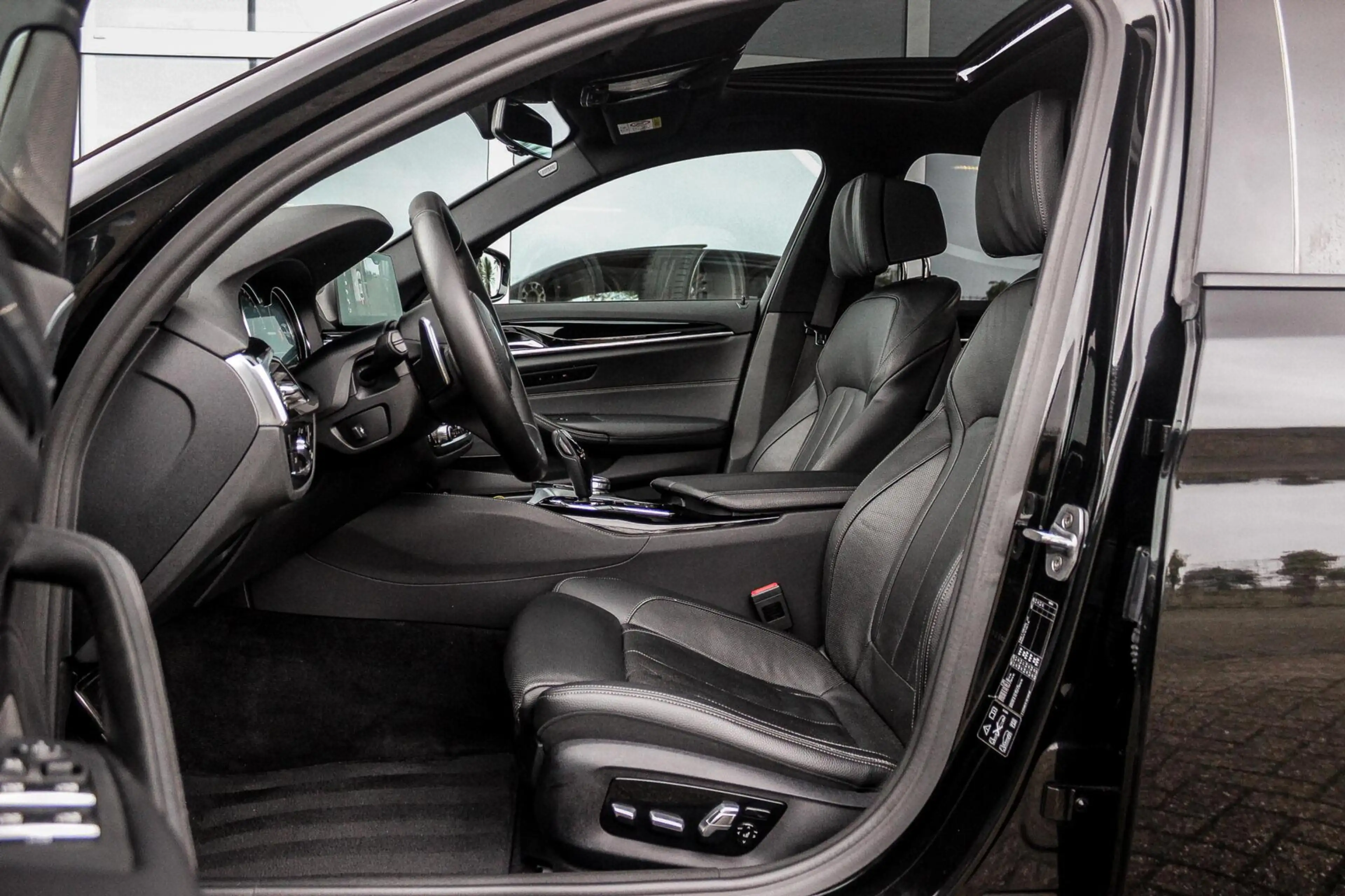 BMW M550 BMW 5-serie M550d xDrive High Executive | incl. BT — photo 14