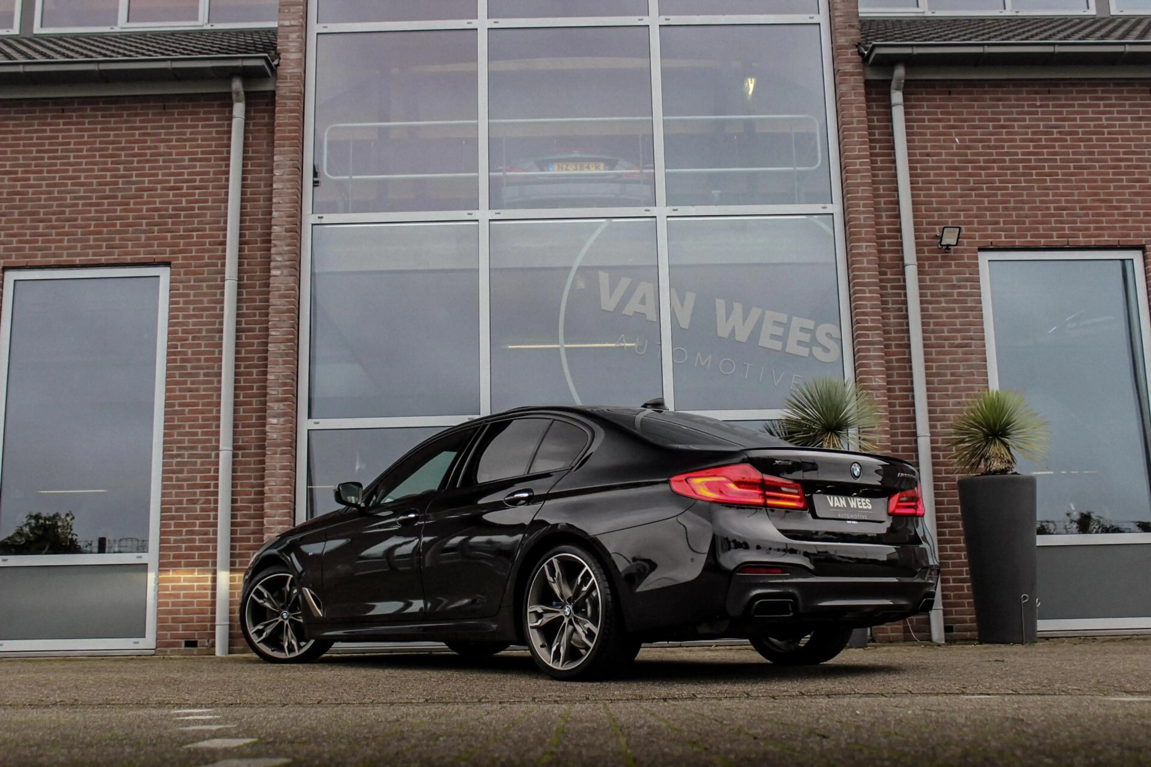 BMW M550 BMW 5-serie M550d xDrive High Executive | incl. BT — photo 4