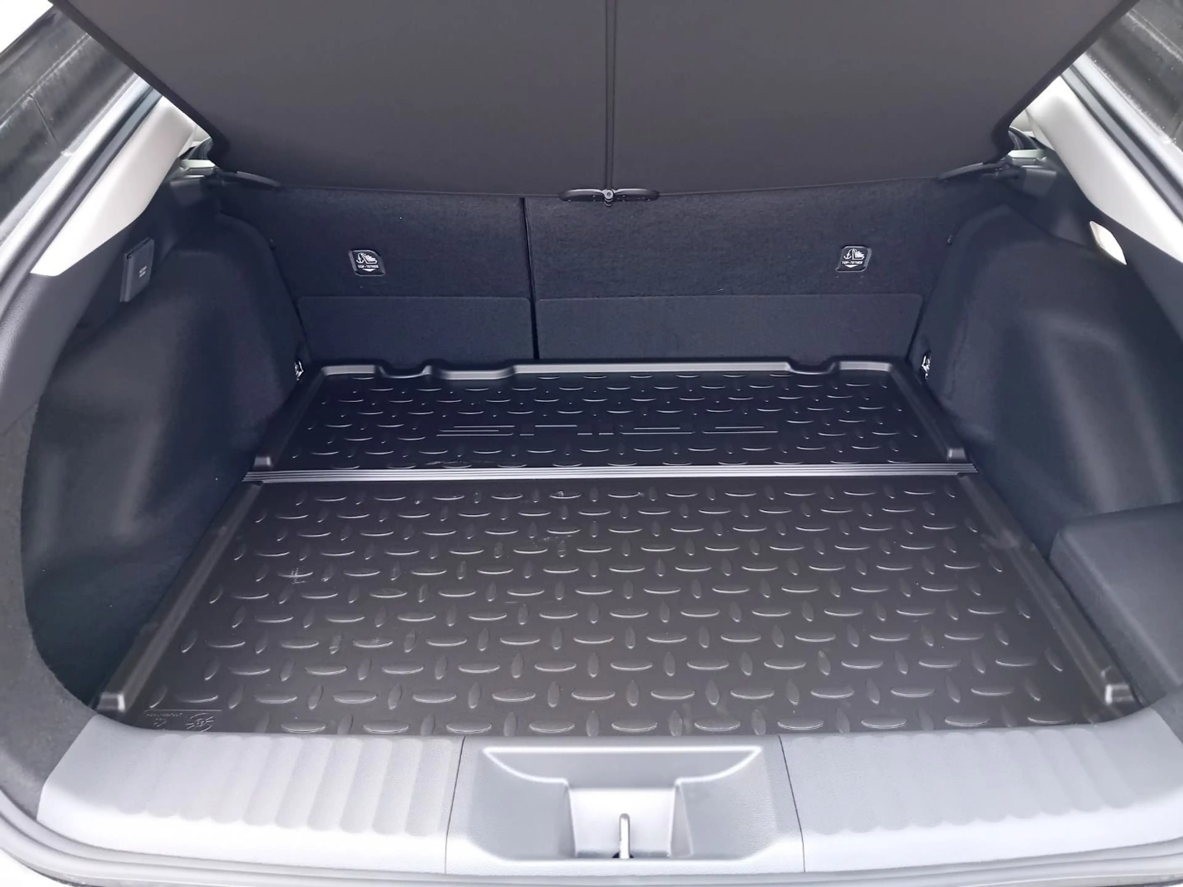 Toyota Prius 2.0 VVT-i Plug-in Hybrid PHEV 13,3kWh Execut — photo 6