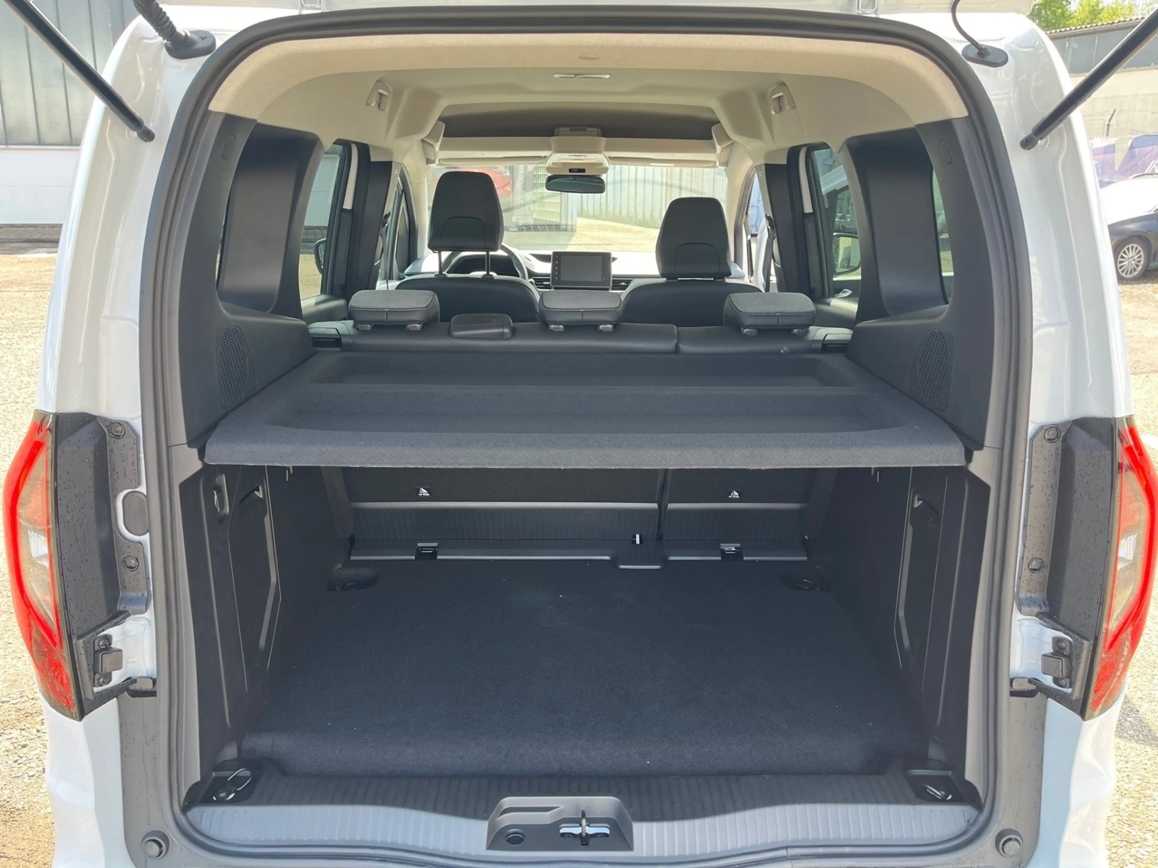 Renault Kangoo PKW TECHNO TCe 130 — photo 12