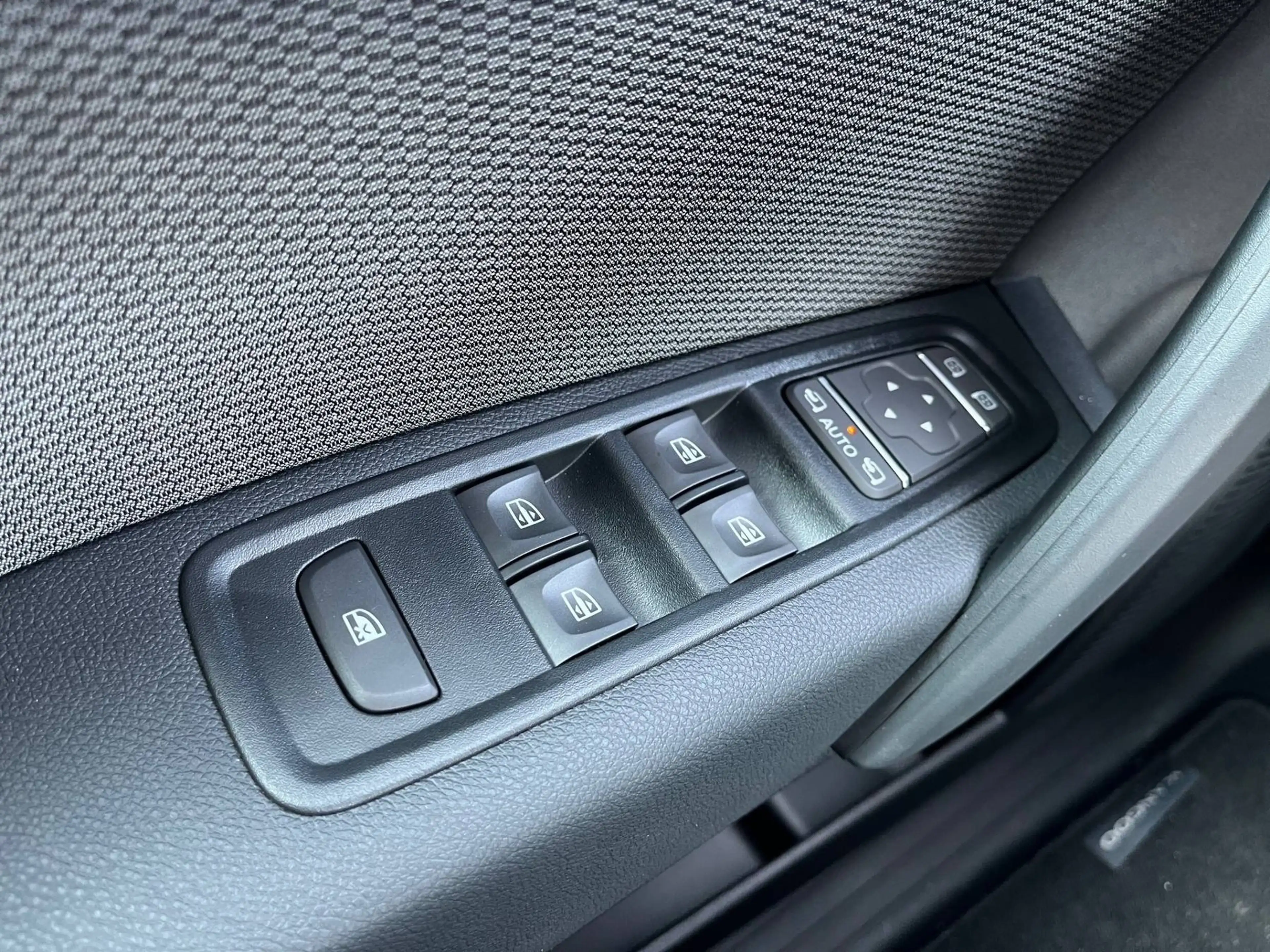 Renault Kangoo PKW TECHNO TCe 130 — photo 14