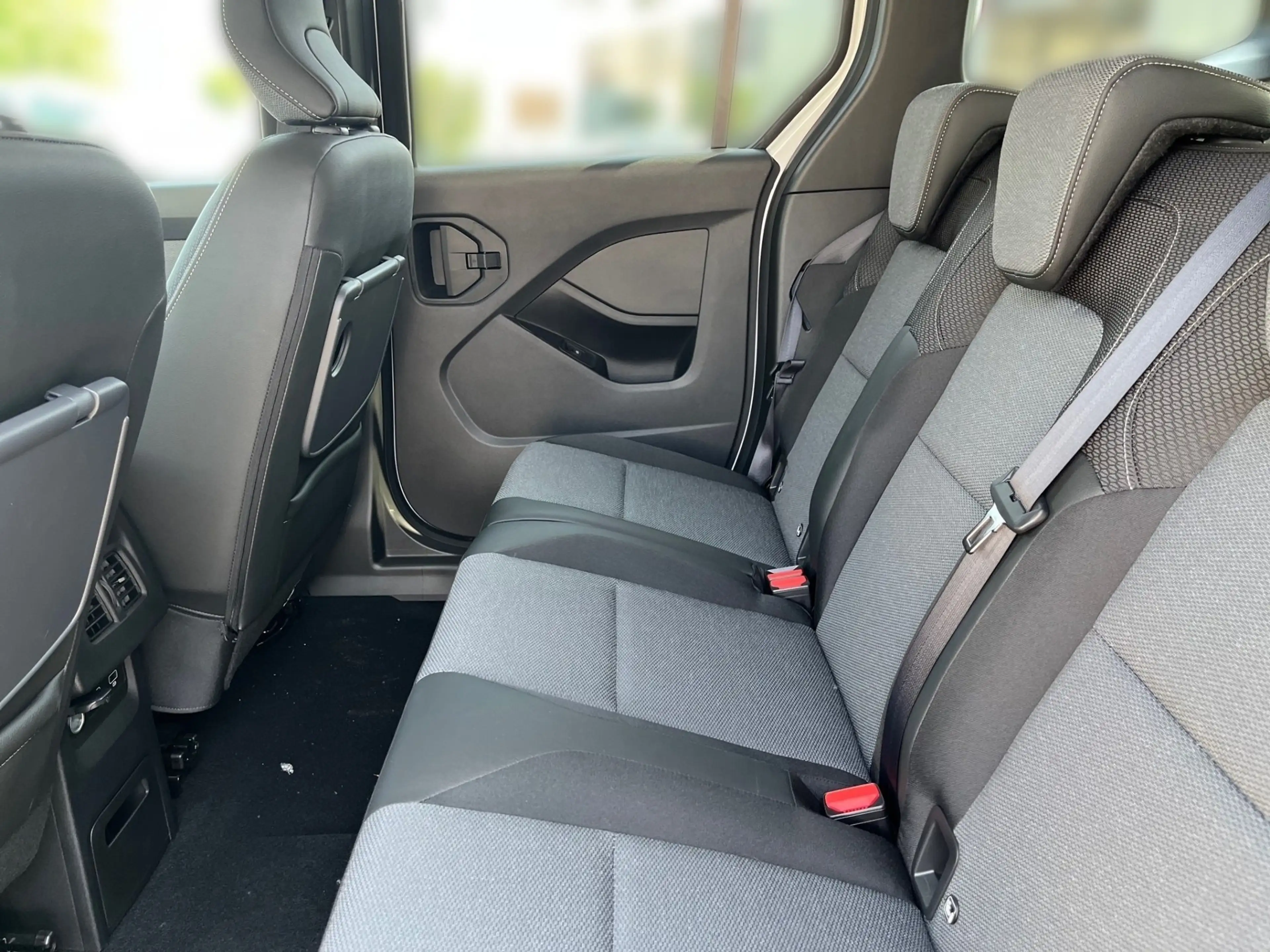 Renault Kangoo PKW TECHNO TCe 130 — photo 11