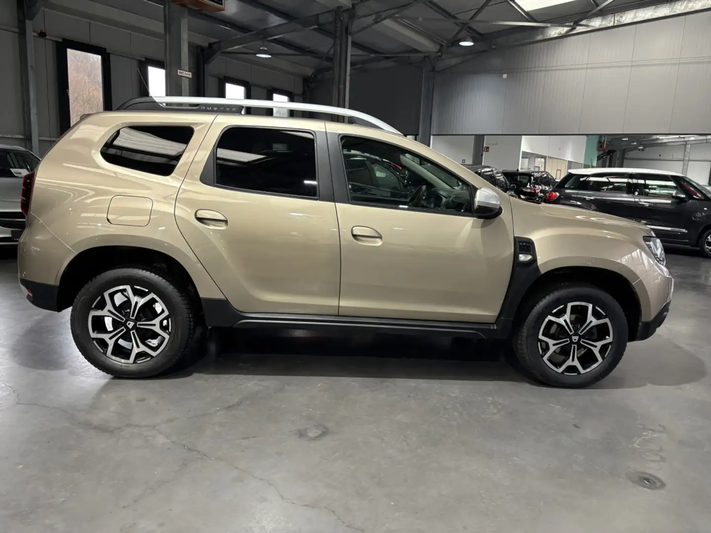Dacia Duster 1.3 TCe PRESTIGE 4WD Beige - 2