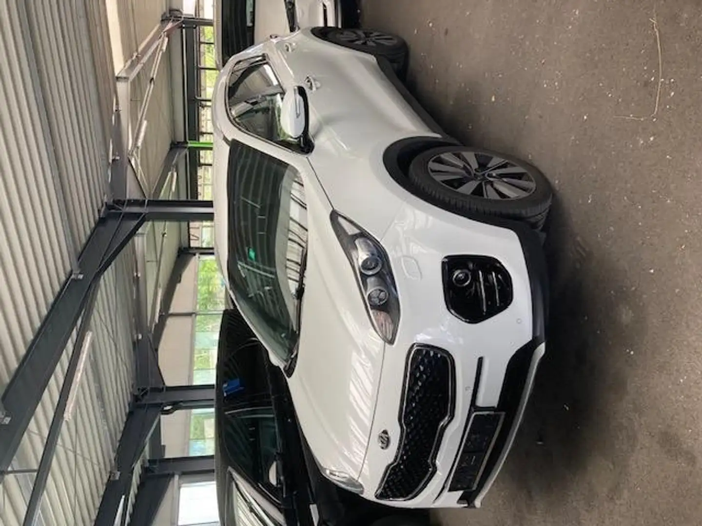 Kia Sportage 1,7 CRDI ISG Platin Weiß - 2