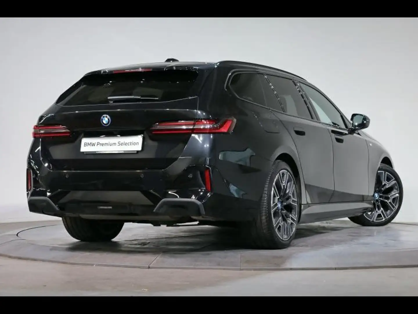 BMW 530 e Touring Kit M Sport Zwart - 2