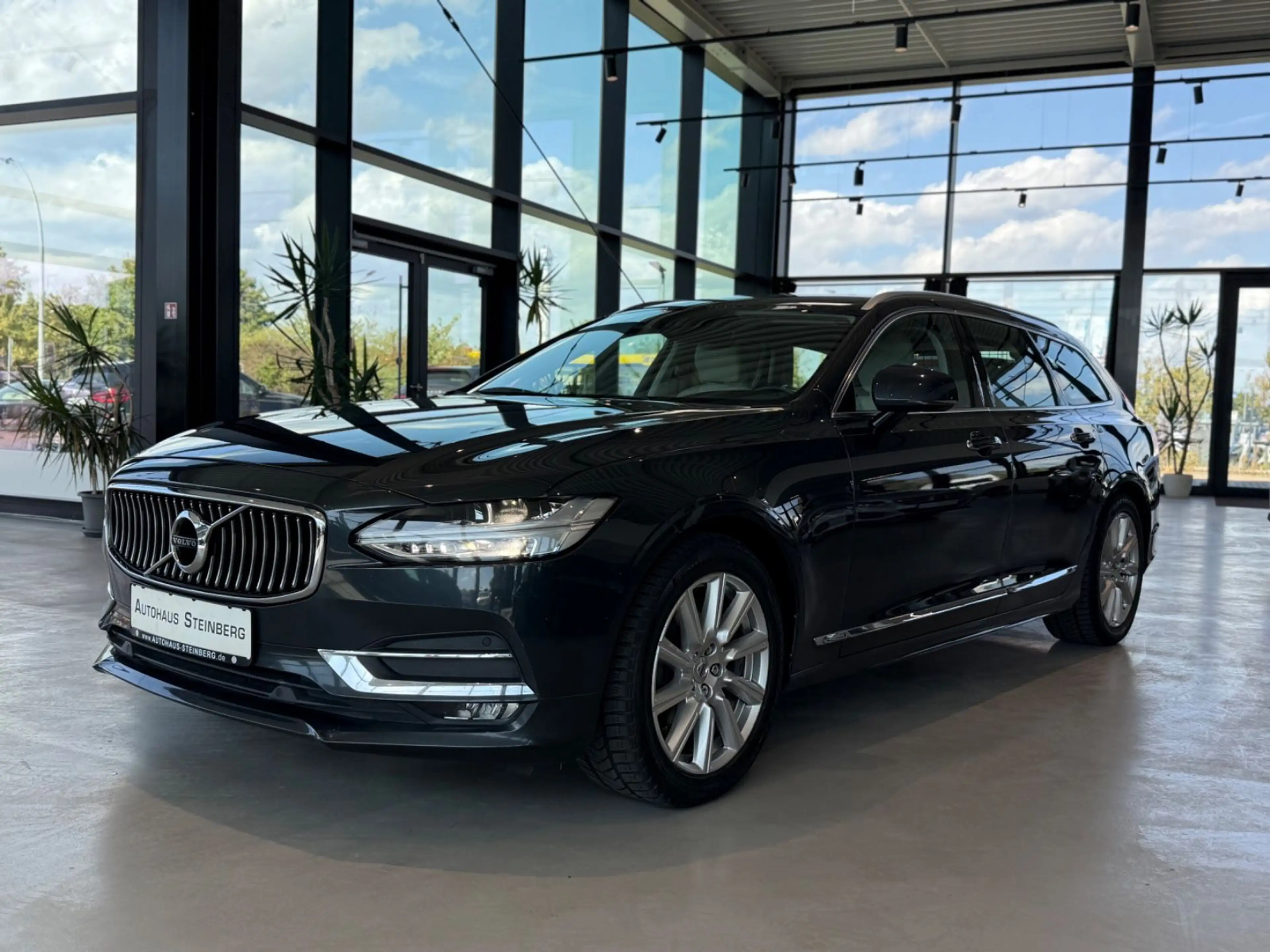 Volvo V90 Kombi NAVIGATION+SHZ+HK+PDC+LEDER — photo 10