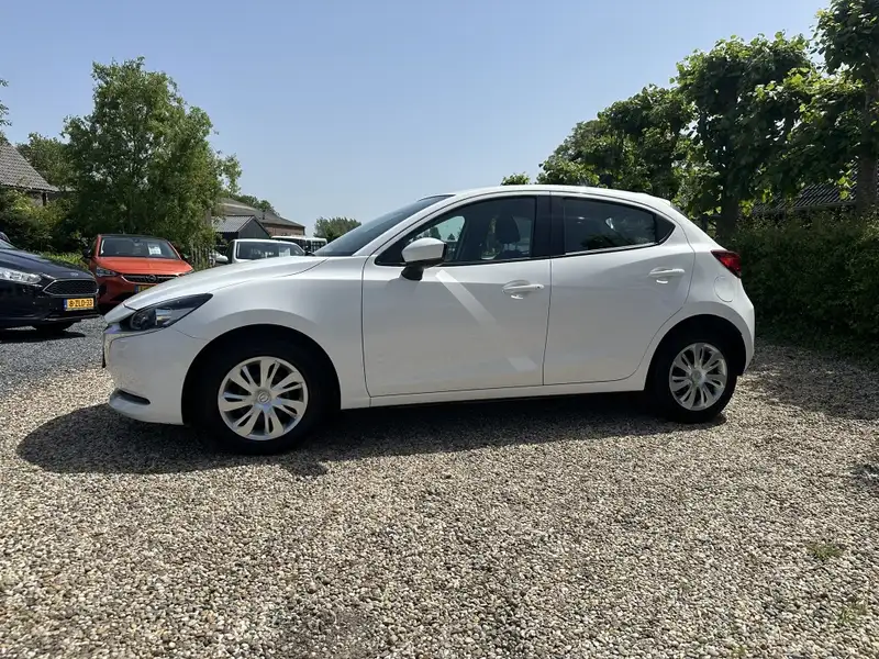 MAZDA 2