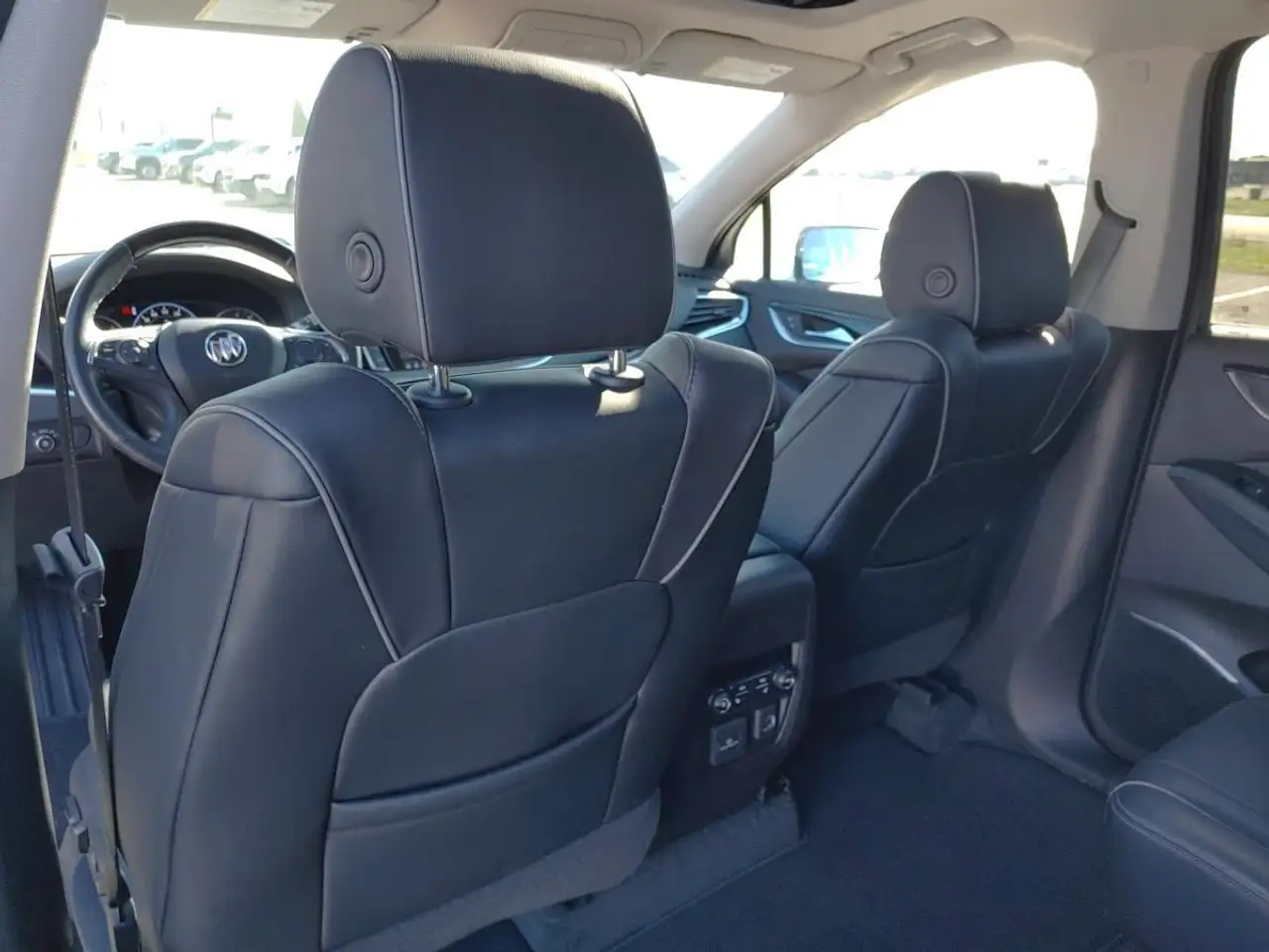 Buick Enclave снимка Buick Enclave