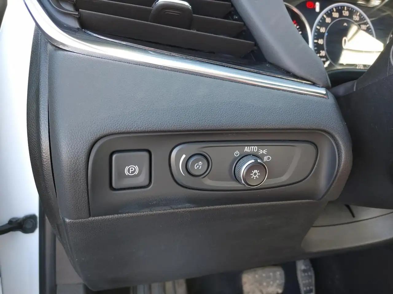 Buick Enclave снимка Buick Enclave