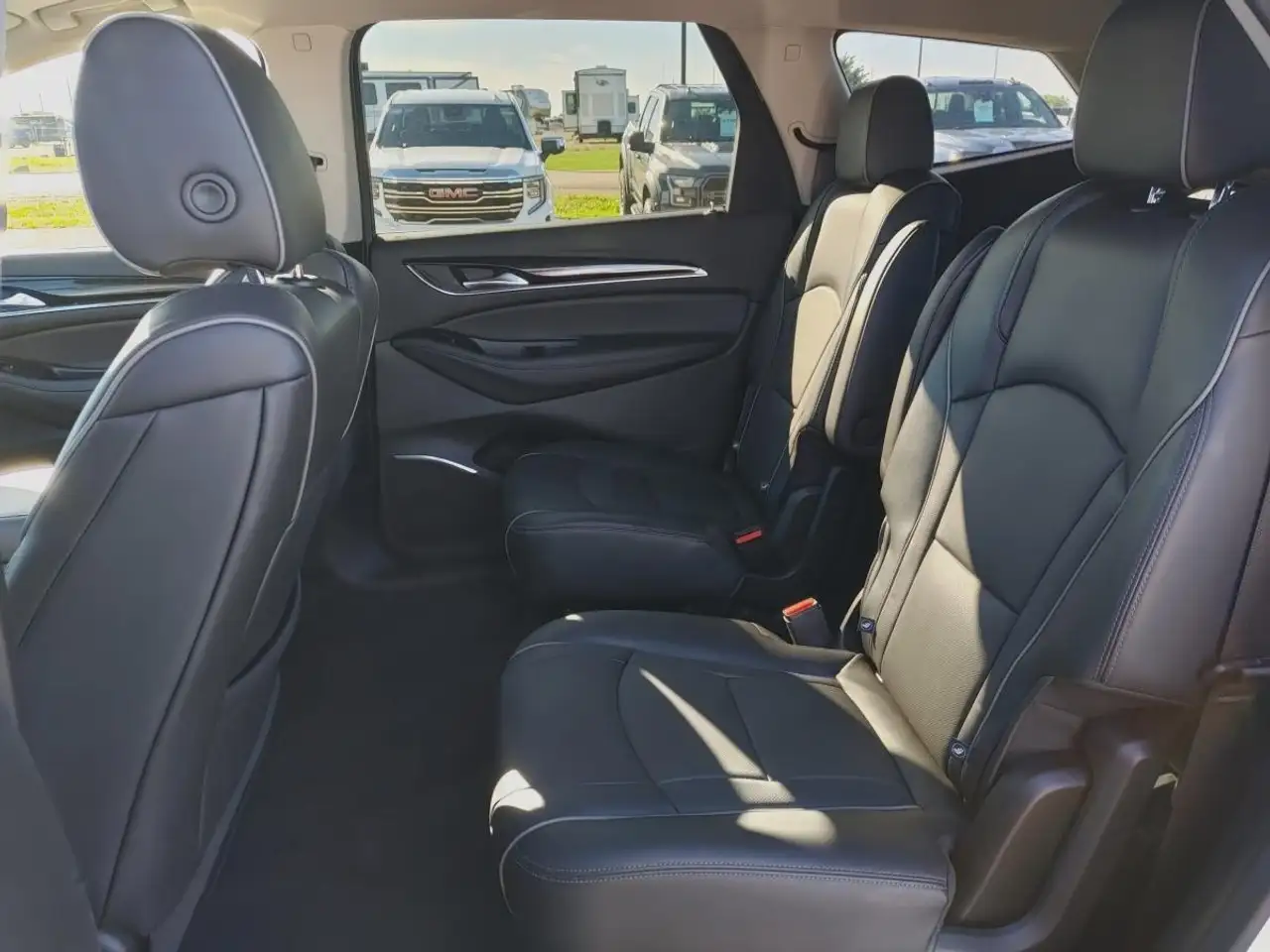 Buick Enclave снимка Buick Enclave