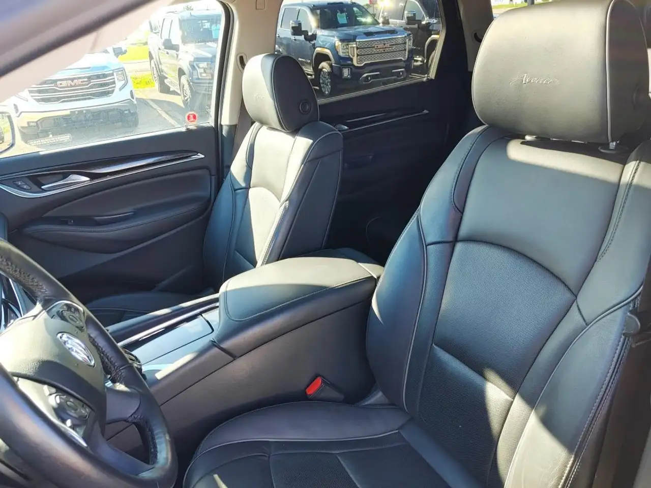 Buick Enclave снимка Buick Enclave